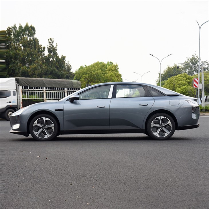  xpeng mona m03 tesla model