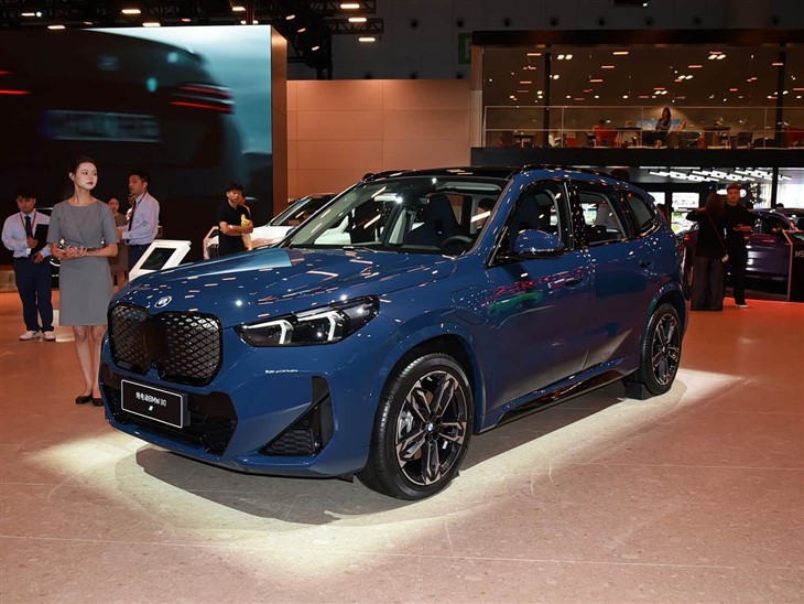 BMW IX1 2025 Model all electric SUV